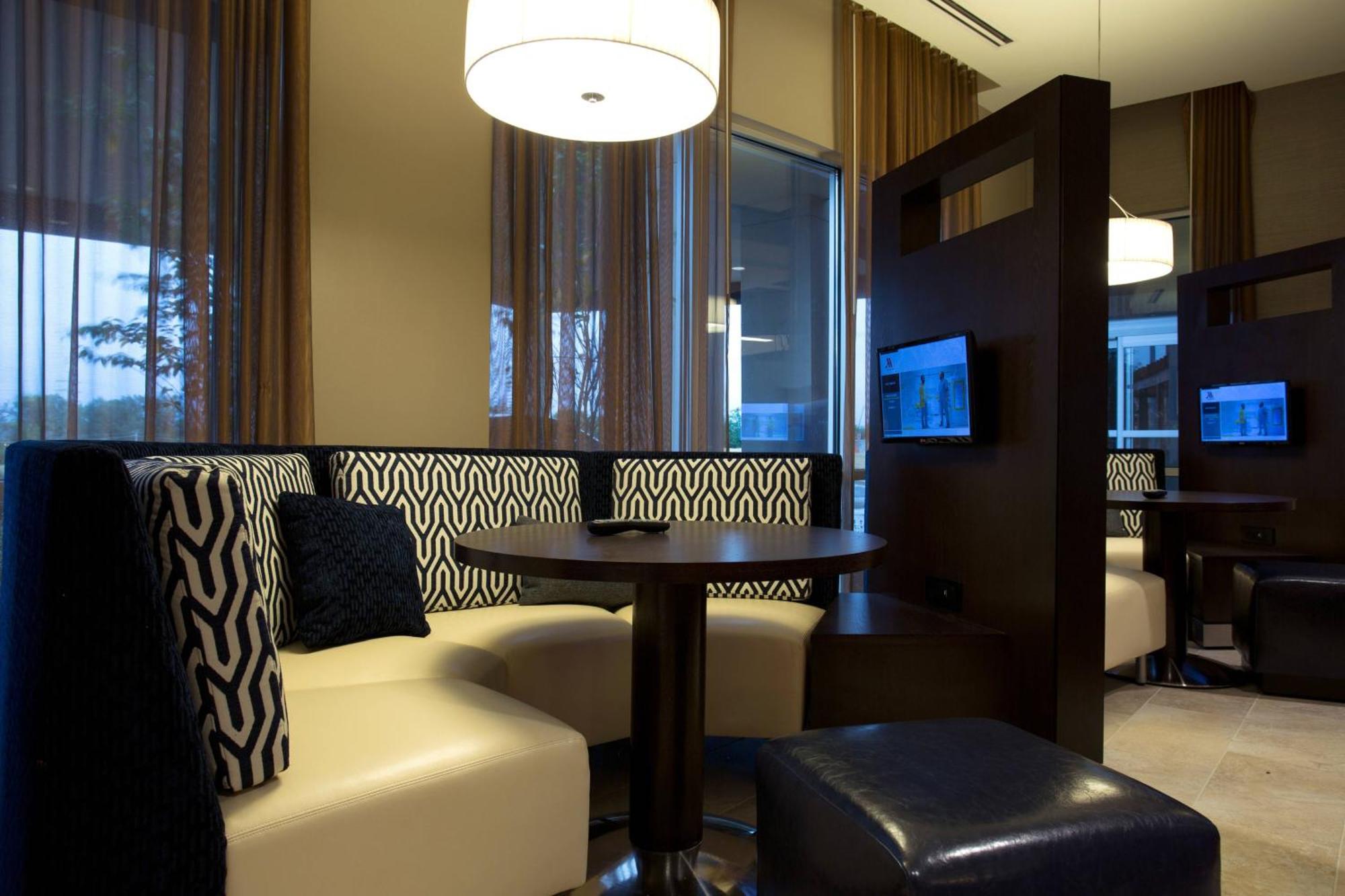 Courtyard By Marriott Starkville Msu At The Mill Conference Center Ngoại thất bức ảnh