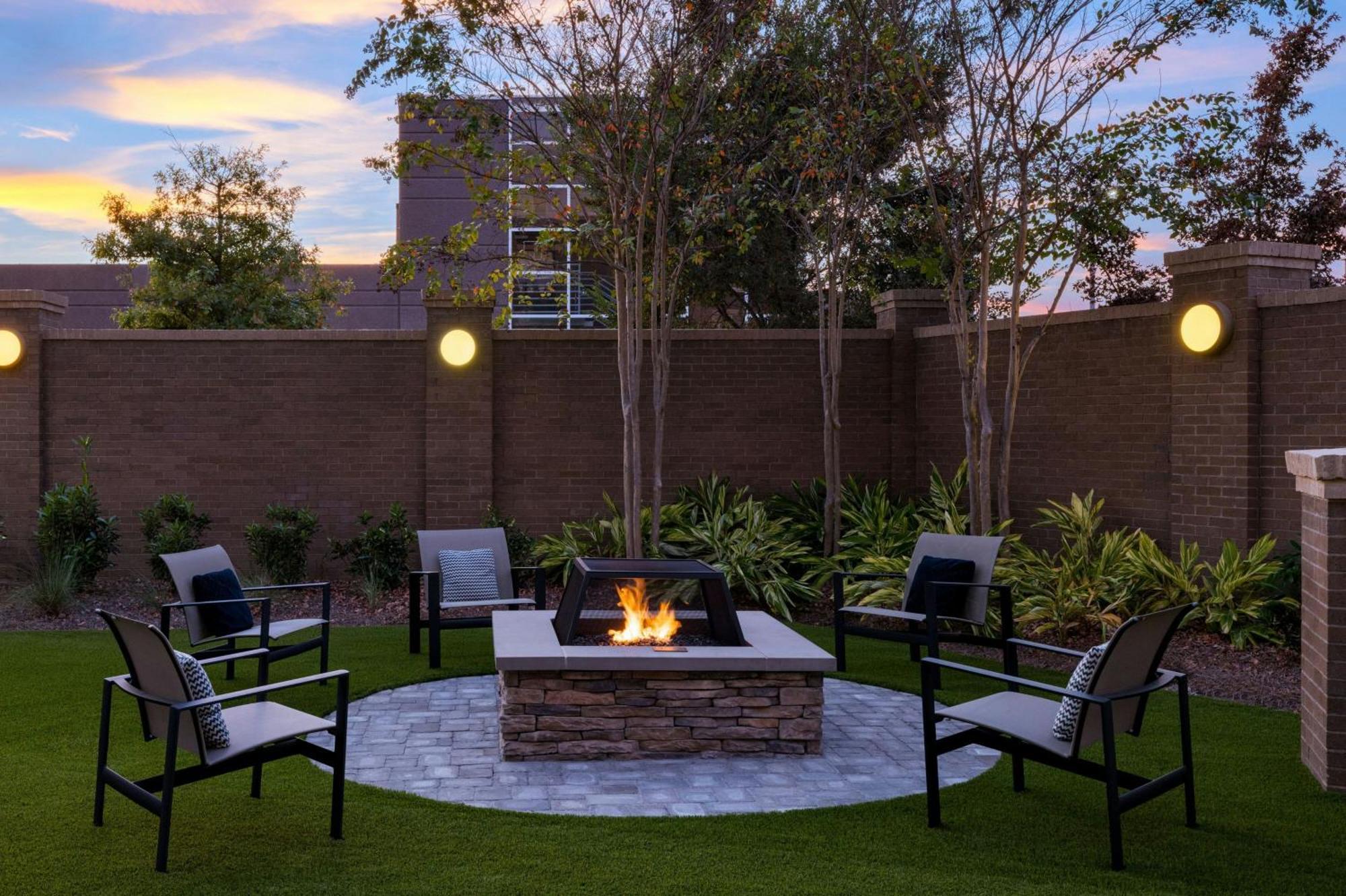 Courtyard By Marriott Starkville Msu At The Mill Conference Center Ngoại thất bức ảnh